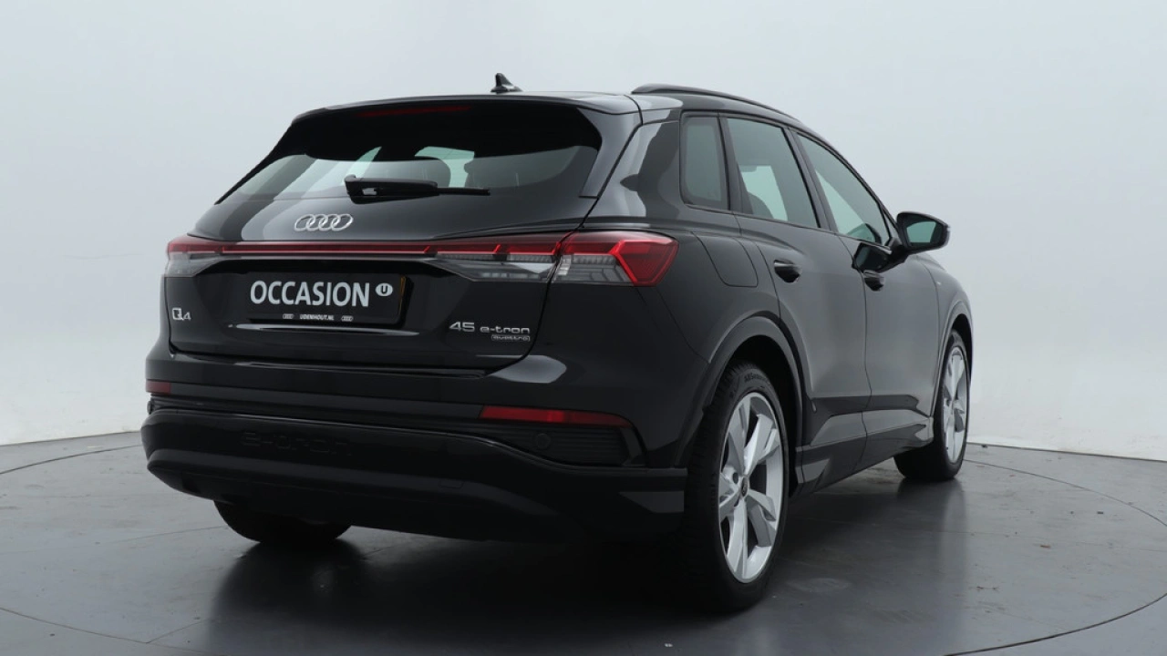 Audi Q4 e-tron 45 quattro S Edition 82 kWh | Assistentie Plus | Zwart optiek | Carplay |