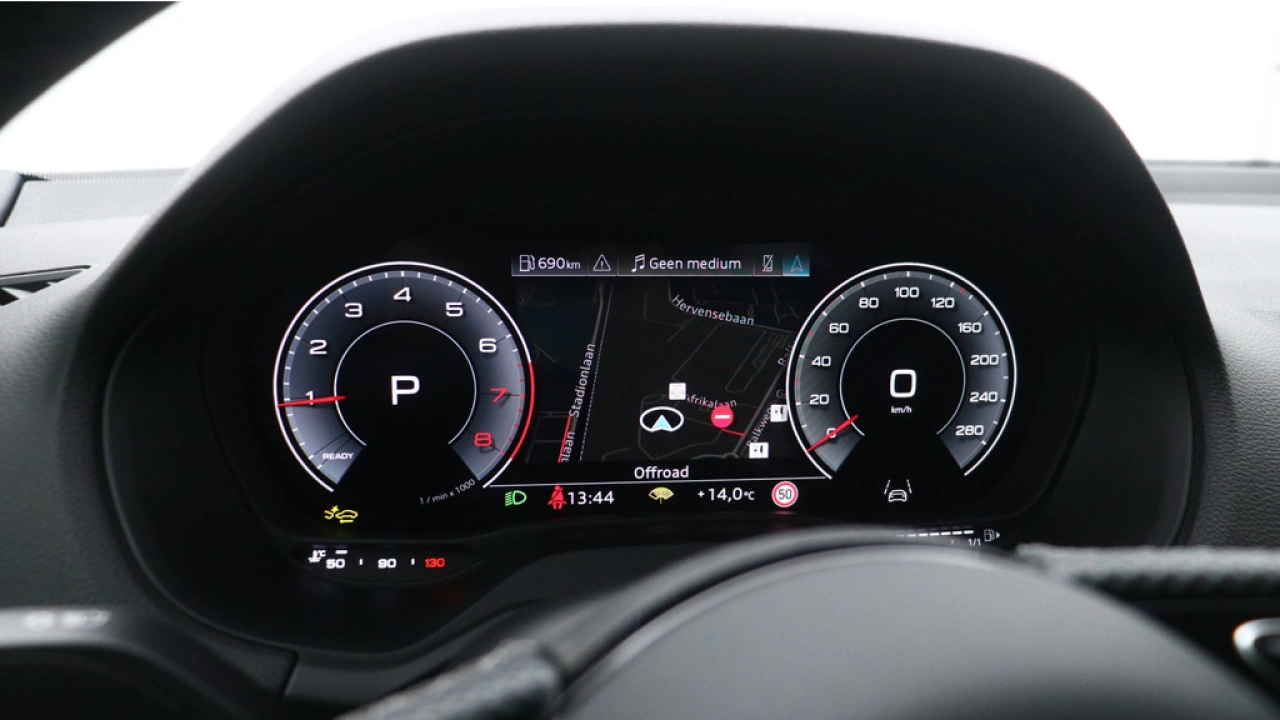 Audi Q2 35 TFSI S Edition | Stoelverwarming | Adaptive cruise | Carplay |