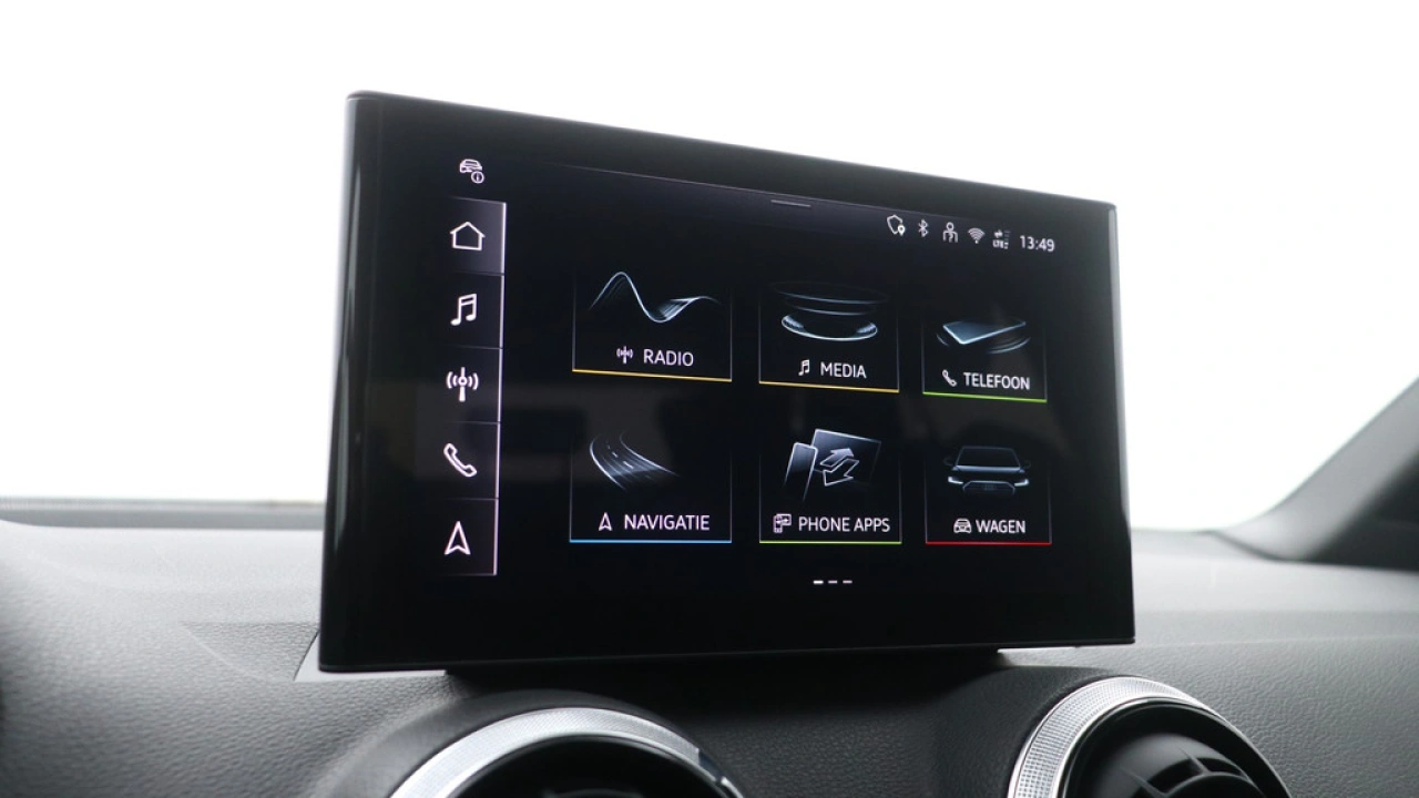 Audi Q2 35 TFSI S Edition | Stoelverwarming | Adaptive cruise | Carplay |