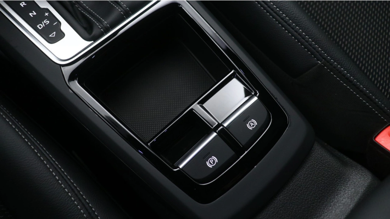 Audi Q2 35 TFSI S Edition | Stoelverwarming | Adaptive cruise | Carplay |