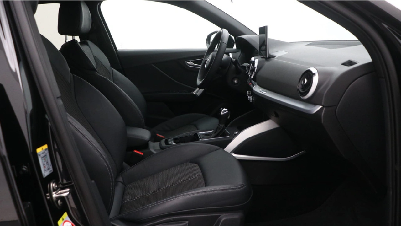 Audi Q2 35 TFSI S Edition | Stoelverwarming | Adaptive cruise | Carplay |