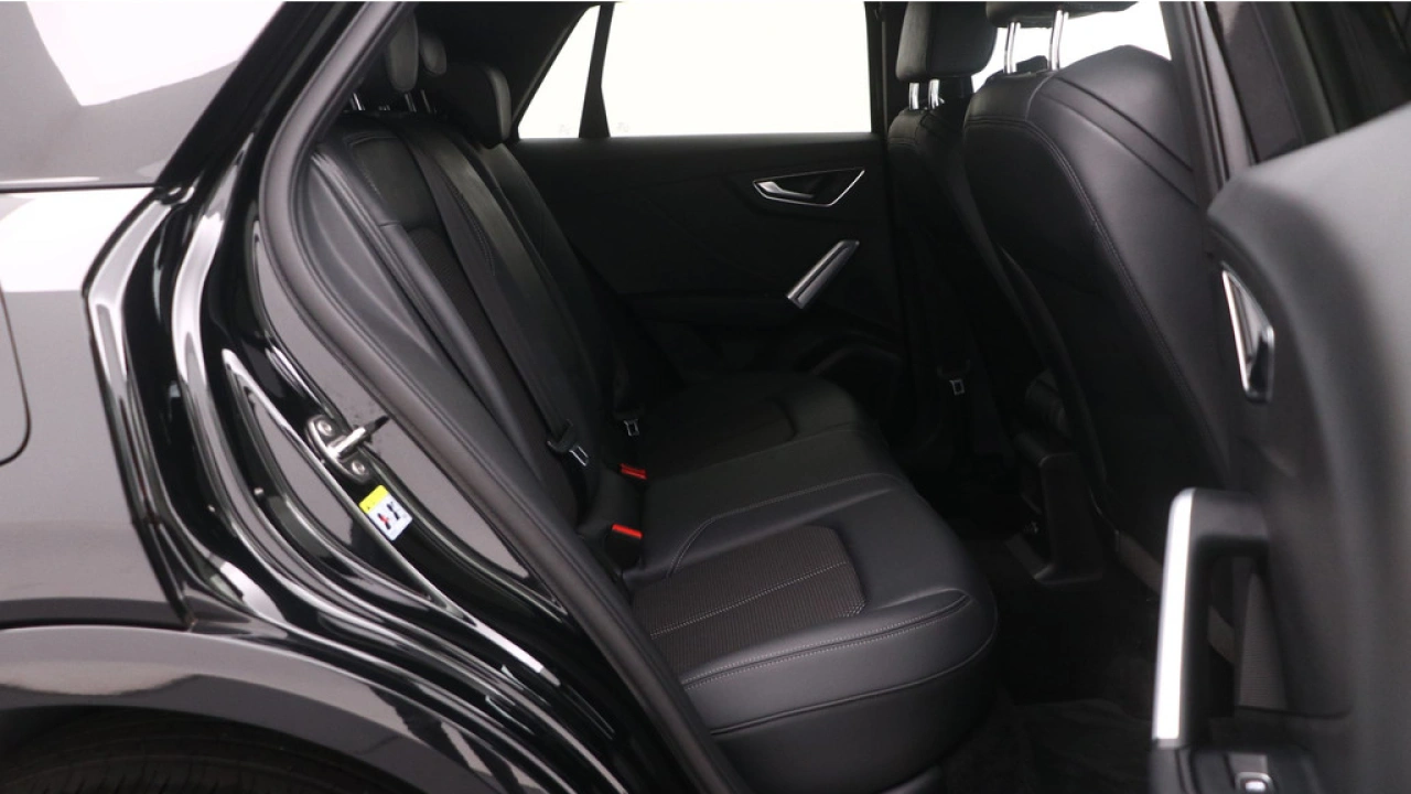 Audi Q2 35 TFSI S Edition | Stoelverwarming | Adaptive cruise | Carplay |