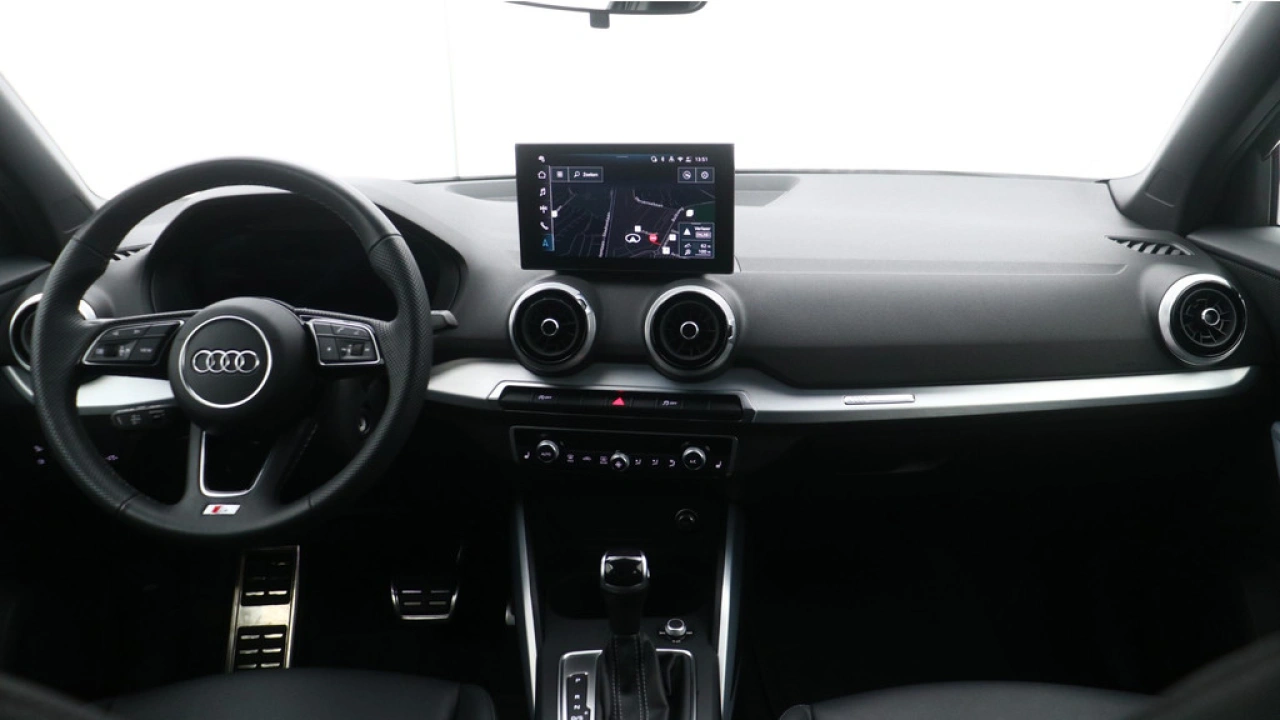 Audi Q2 35 TFSI S Edition | Stoelverwarming | Adaptive cruise | Carplay |