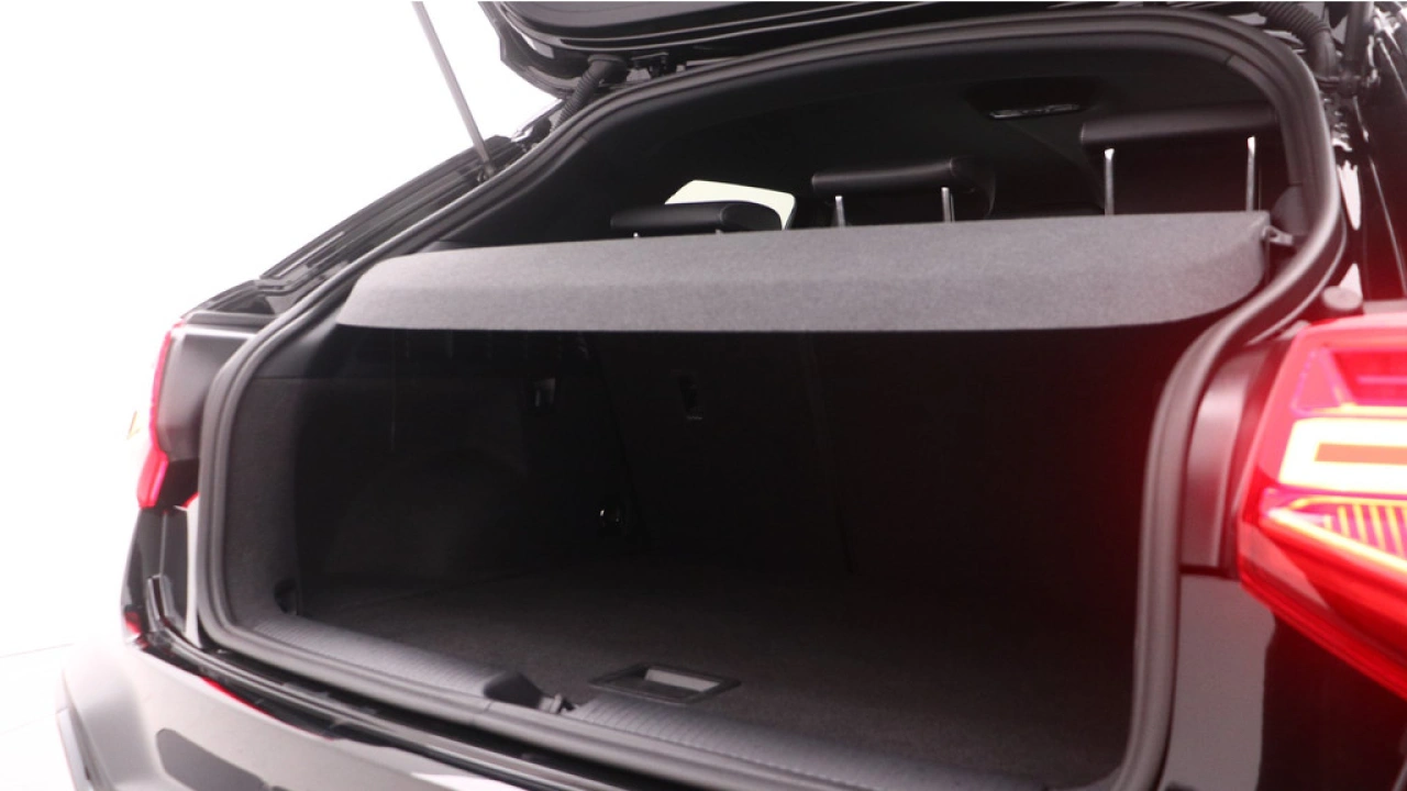 Audi Q2 35 TFSI S Edition | Stoelverwarming | Adaptive cruise | Carplay |