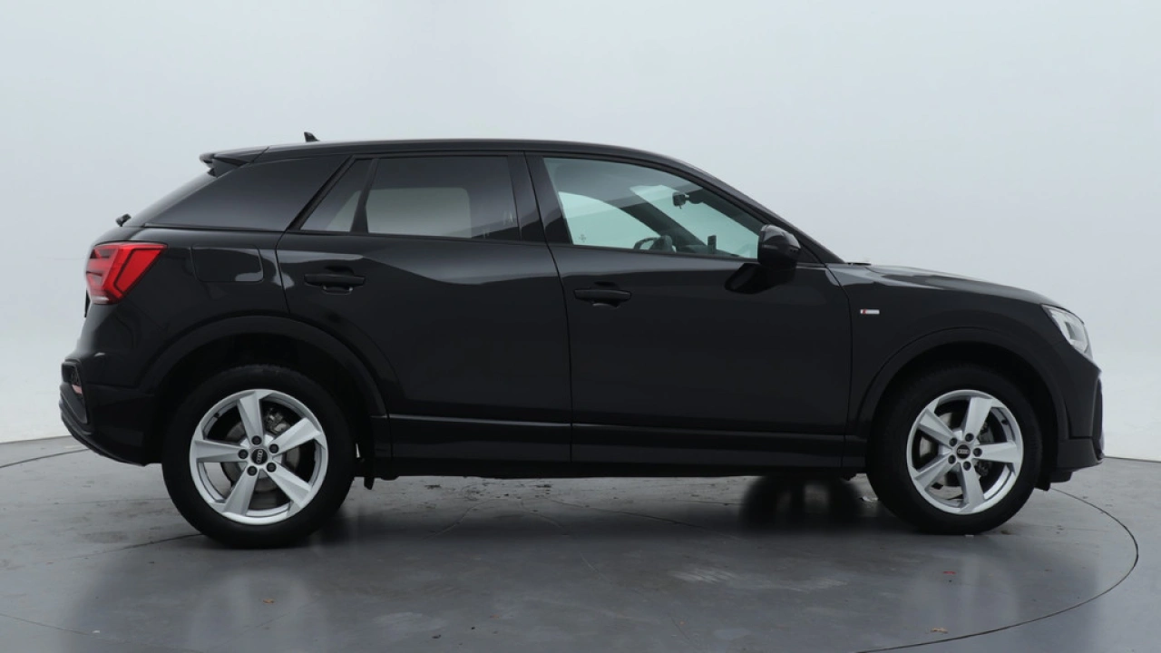 Audi Q2 35 TFSI S Edition | Stoelverwarming | Adaptive cruise | Carplay |