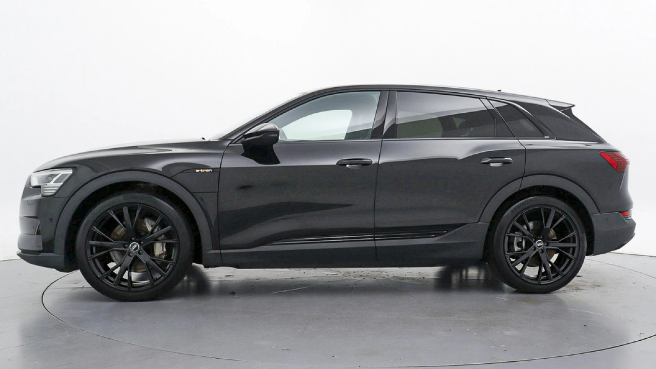 Audi e-tron e-tron 55 Quattro 408pk | Panoramadak | Sportstoelen | 22