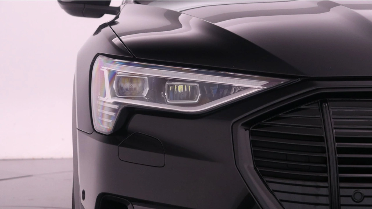 Audi e-tron e-tron 55 Quattro 408pk | Panoramadak | Sportstoelen | 22