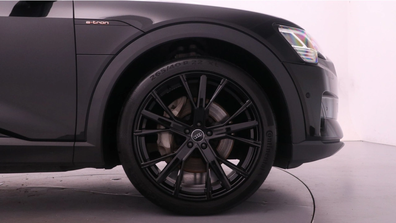 Audi e-tron e-tron 55 Quattro 408pk | Panoramadak | Sportstoelen | 22