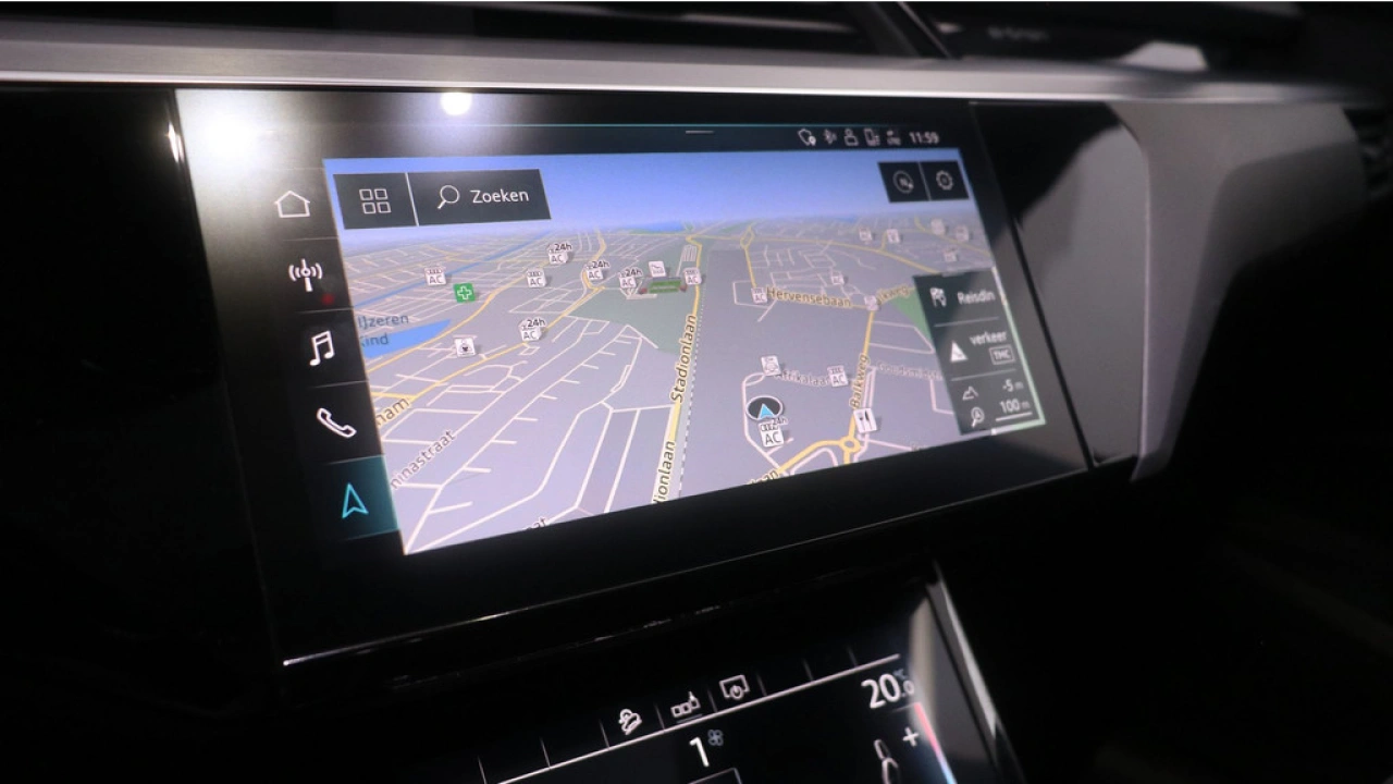 Audi e-tron e-tron 55 Quattro 408pk | Panoramadak | Sportstoelen | 22