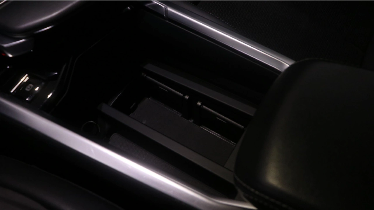 Audi e-tron e-tron 55 Quattro 408pk | Panoramadak | Sportstoelen | 22