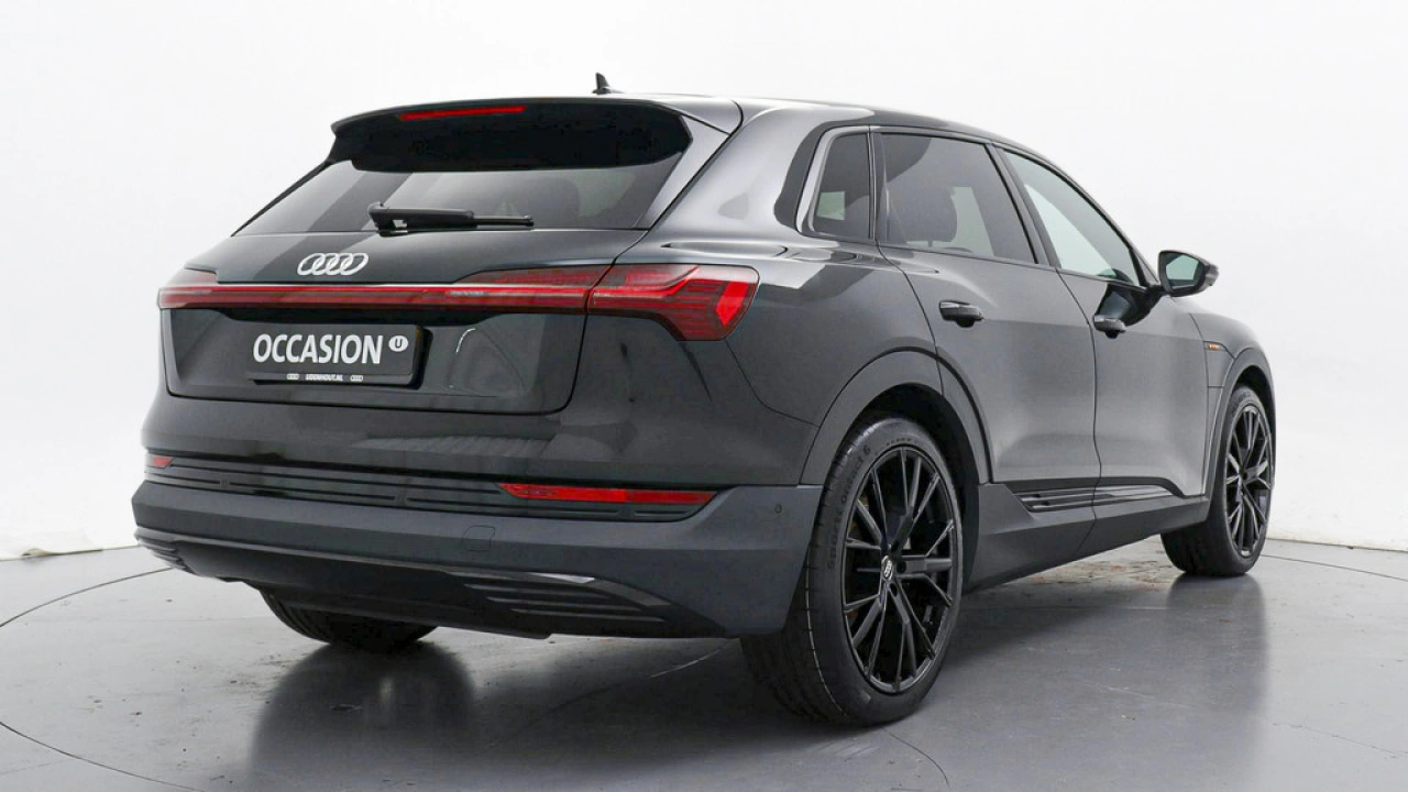 Audi e-tron e-tron 55 Quattro 408pk | Panoramadak | Sportstoelen | 22