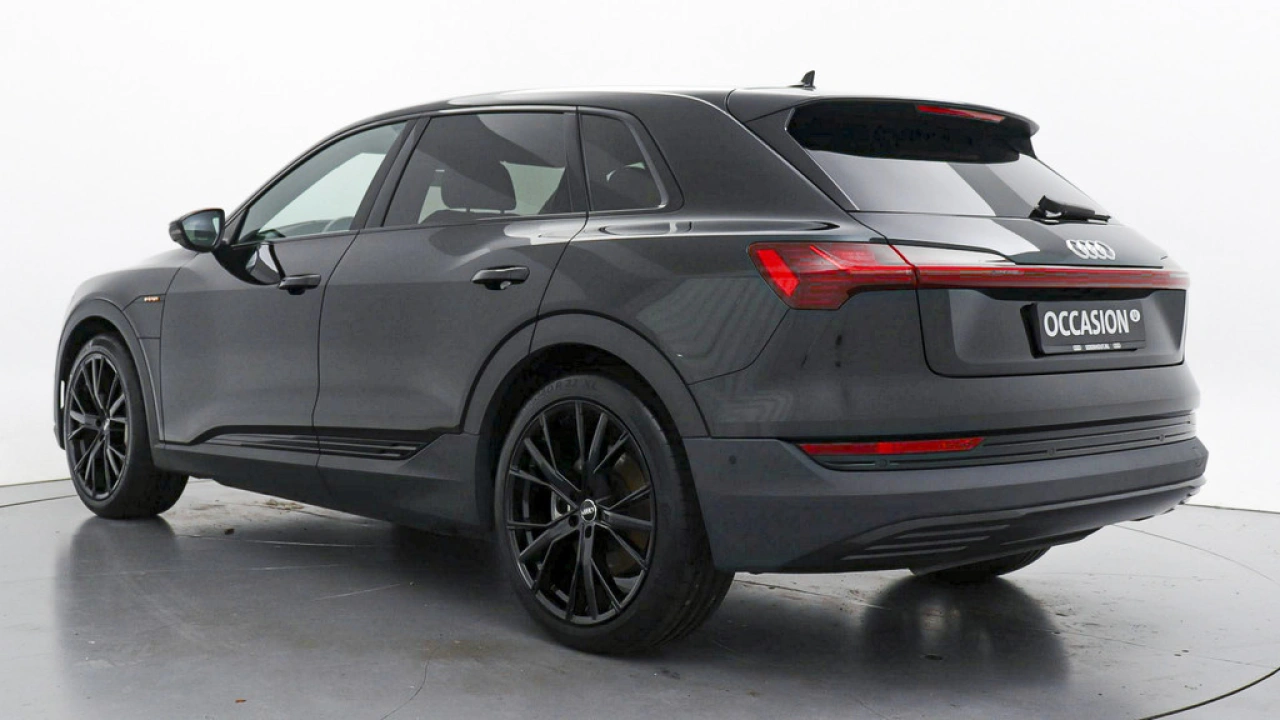 Audi e-tron e-tron 55 Quattro 408pk | Panoramadak | Sportstoelen | 22