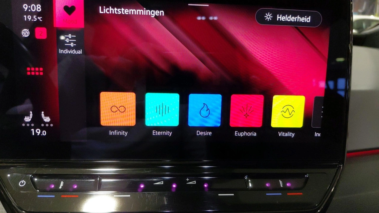 Volkswagen ID.3 Life 58 kWh | Verwarmde stoelen en stuur | App Connect | Navi |Steunhaak