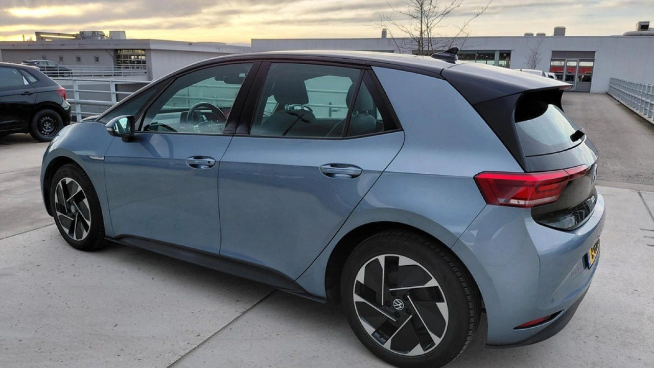 Volkswagen ID.3 Life 58 kWh | Verwarmde stoelen en stuur | App Connect | Navi |