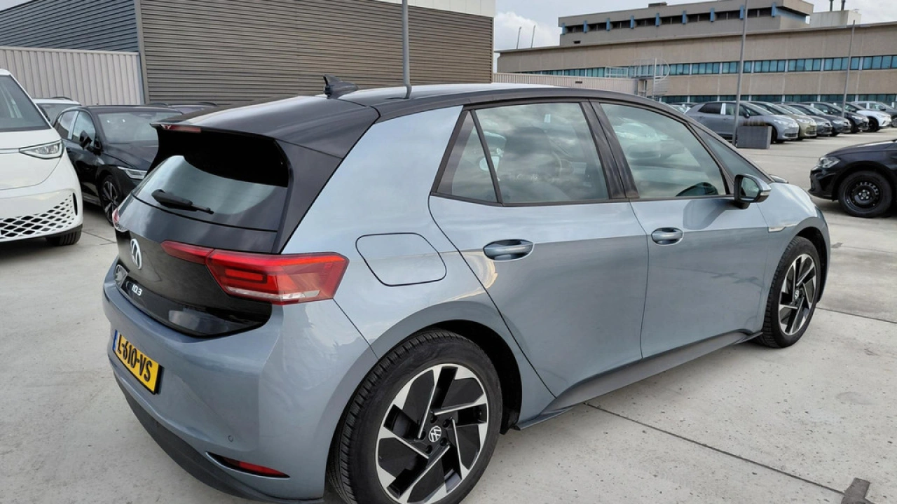 Volkswagen ID.3 Life 58 kWh | Verwarmde stoelen en stuur | App Connect | Navi |