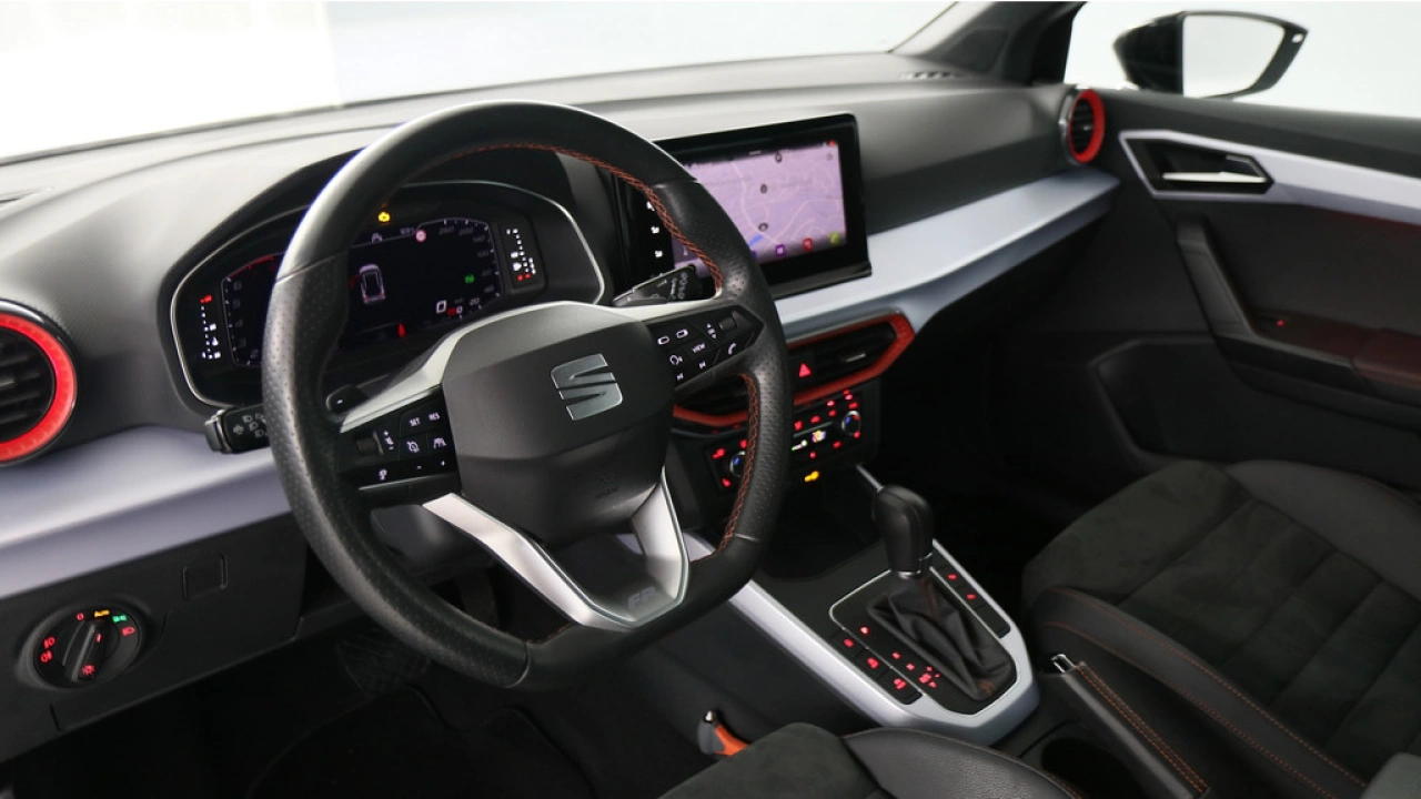 SEAT Arona 1.0 TSI FR Business Intense DSG