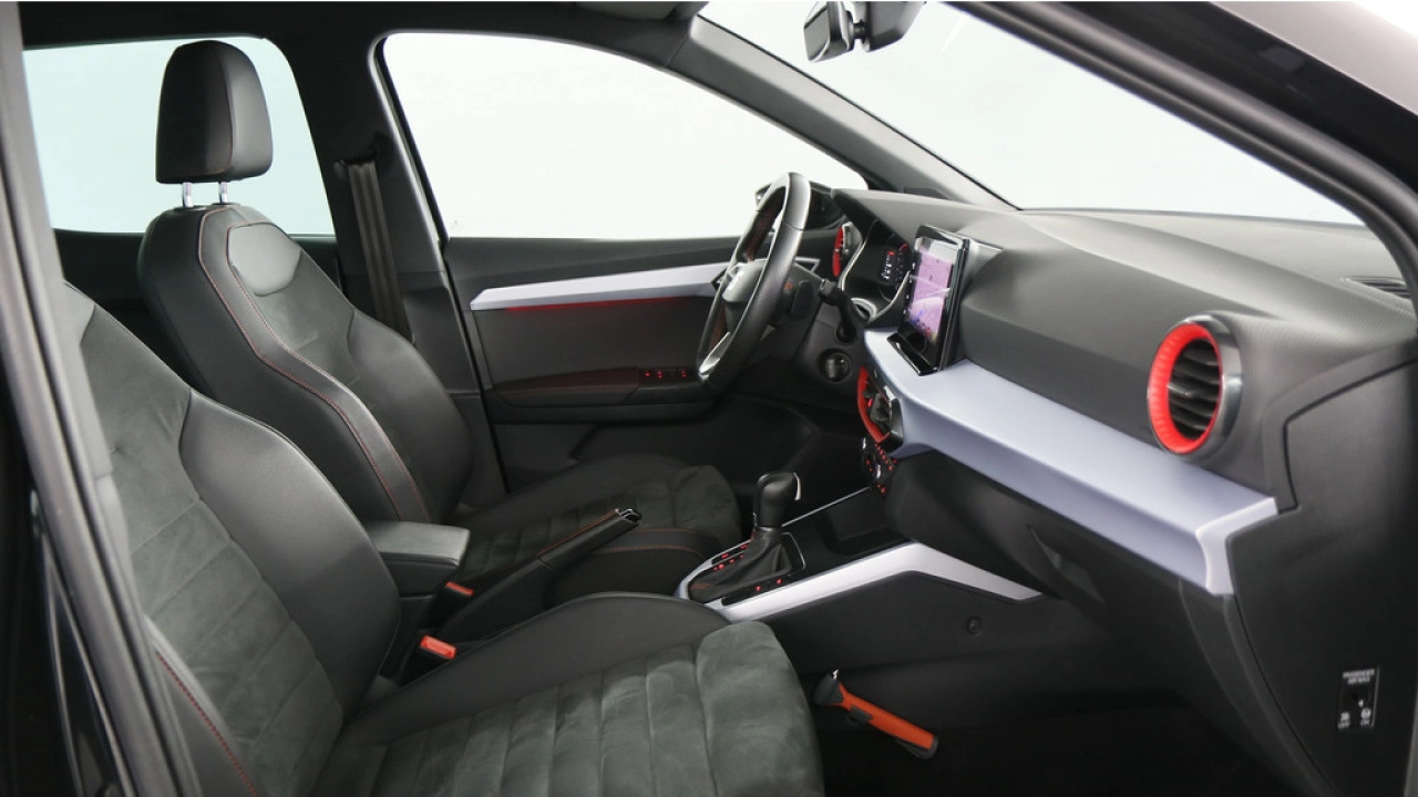 SEAT Arona 1.0 TSI FR Business Intense DSG