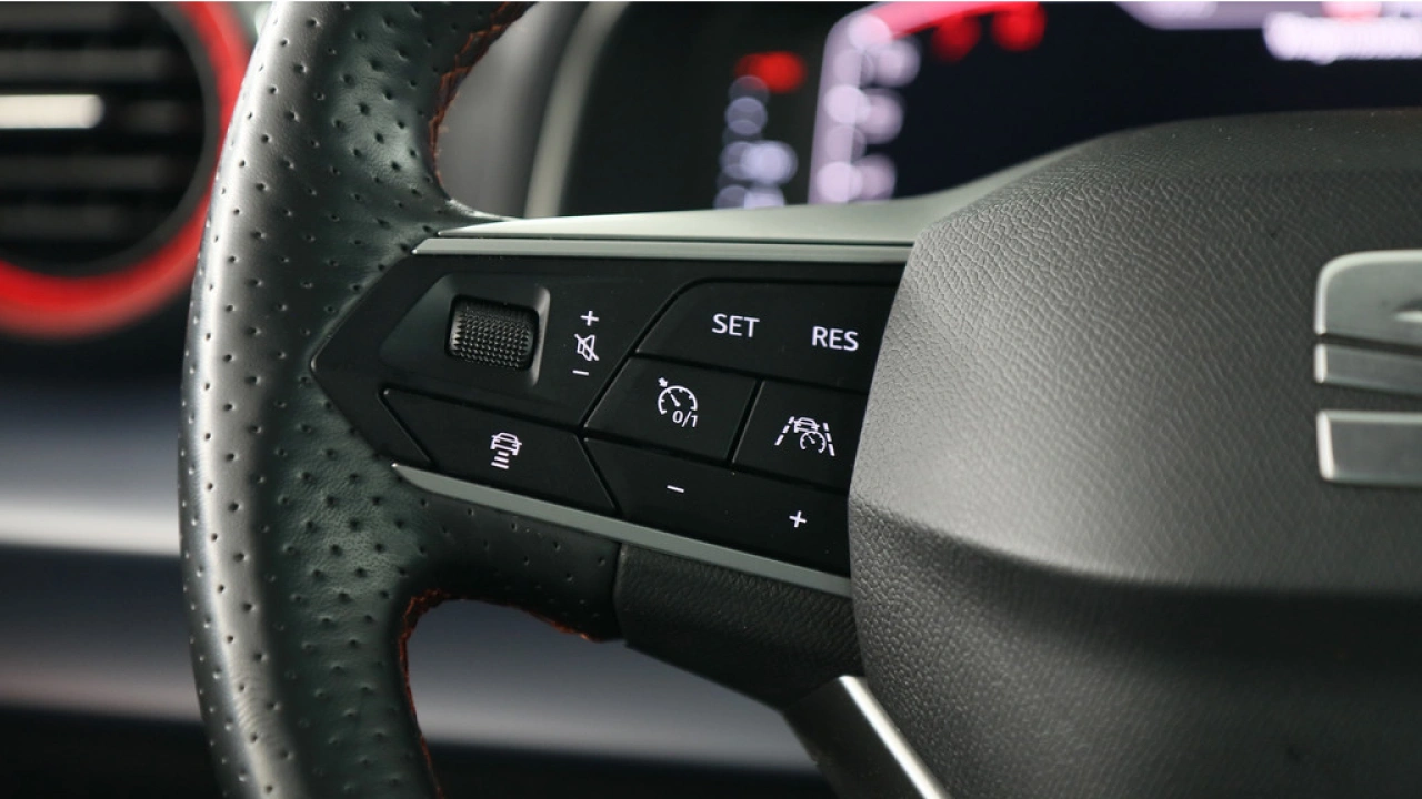 SEAT Arona 1.0 TSI FR Business Intense DSG