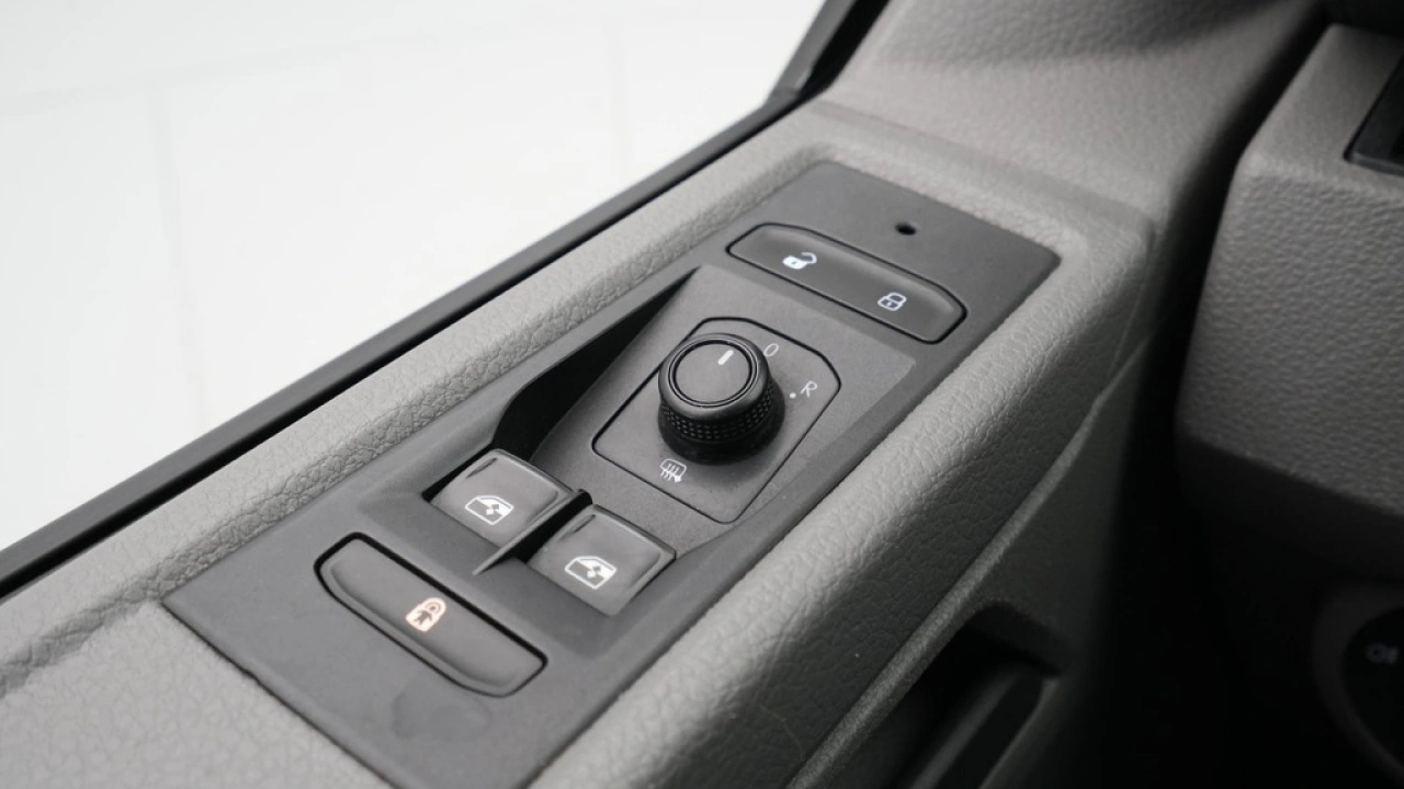 VW Bedrijfswagens Transporter L1H1 2.0 TDI 90pk Economy Business