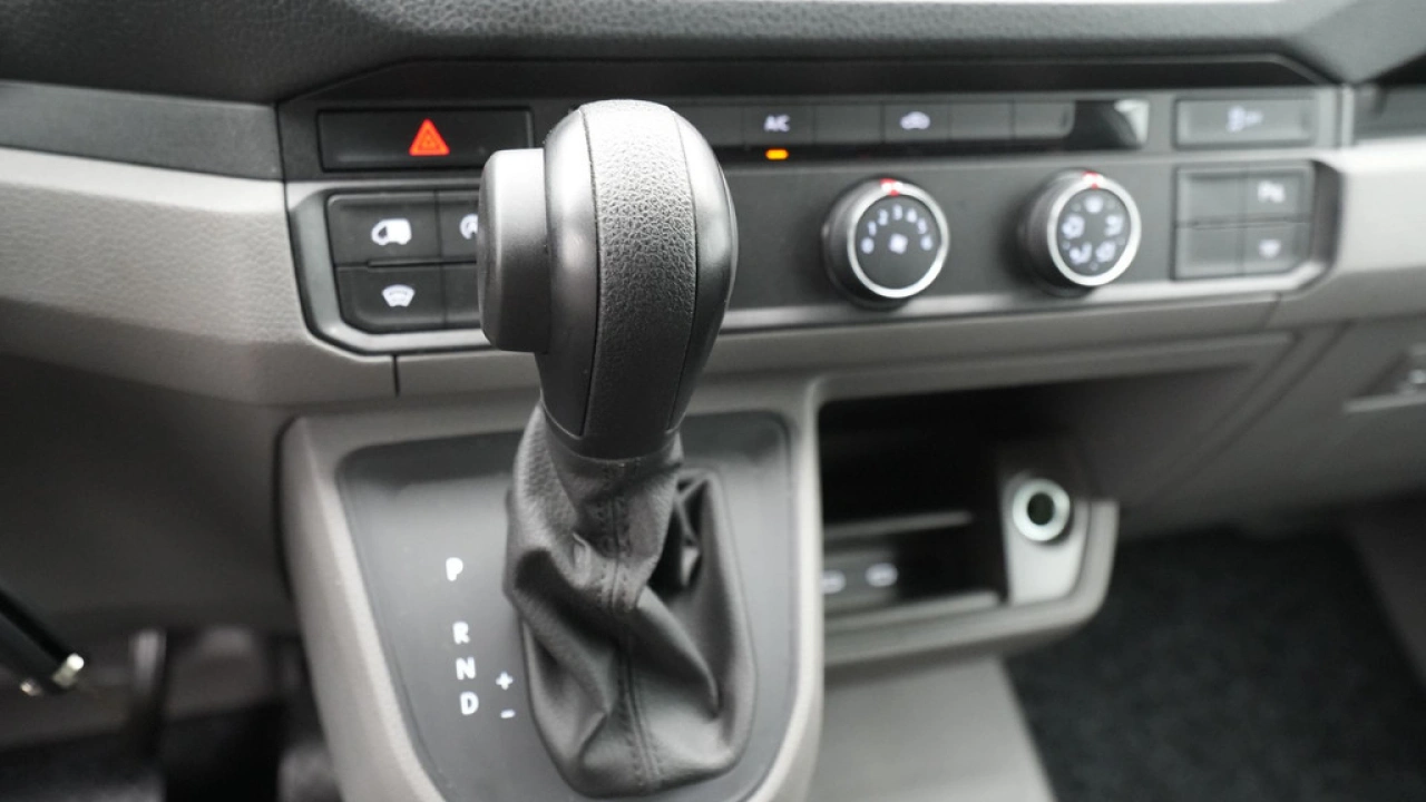 VW Bedrijfswagens Crafter L4H3 2.0 TDI 140pk Automaat 3.5T Comfortline