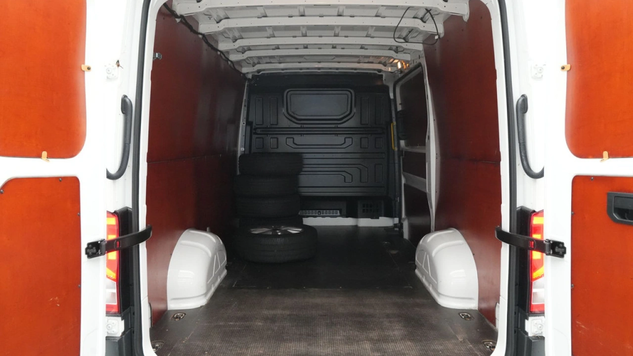 VW Bedrijfswagens Crafter L3H2 2.0 TDI 140PK 3.0T Trendline