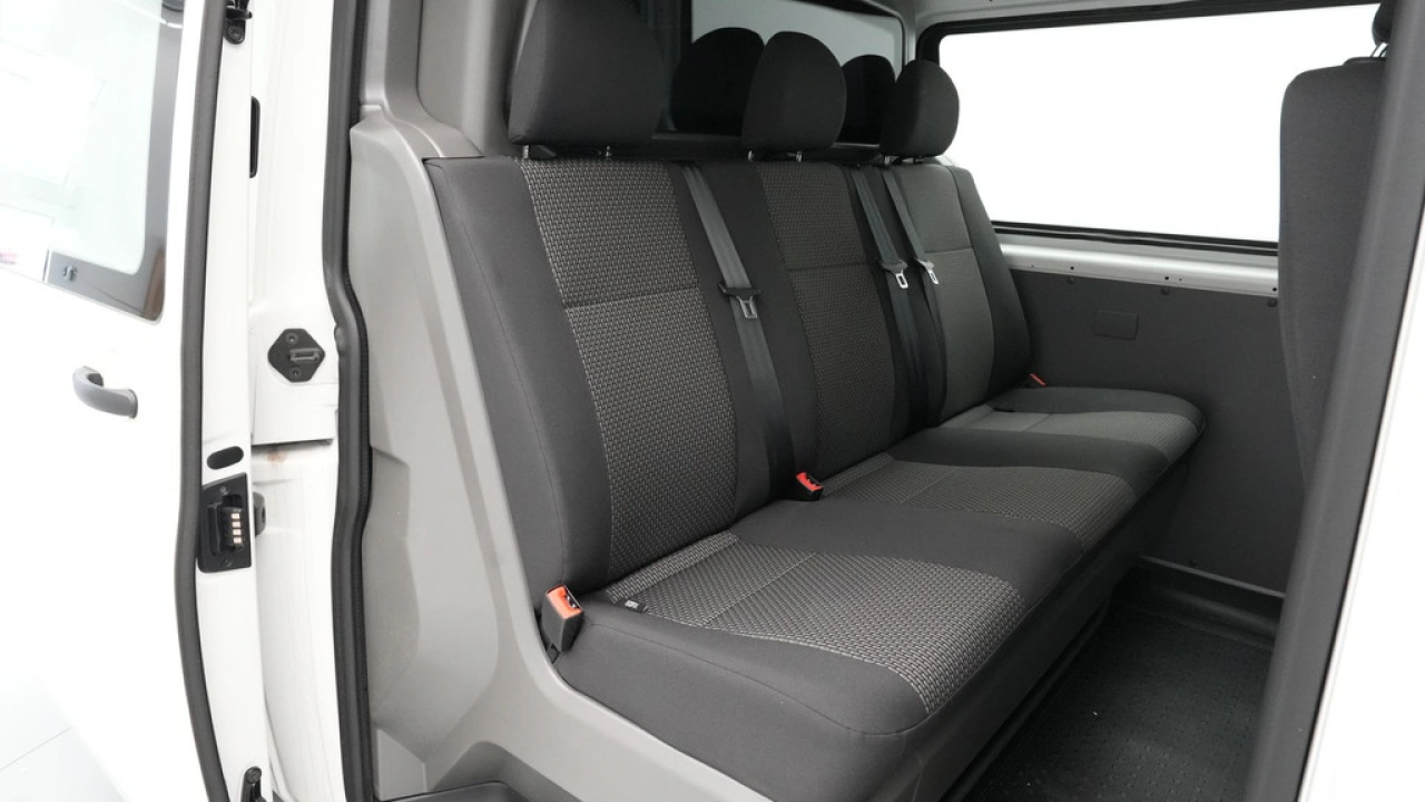 VW Bedrijfswagens Transporter Dubbel Cabine L2H1 110pk Comfortline