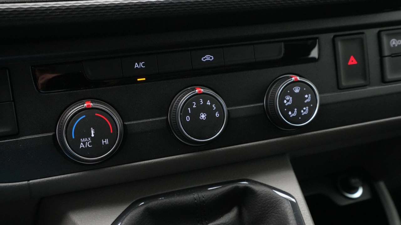 VW Bedrijfswagens Transporter Dubbel Cabine L2H1 110pk Comfortline