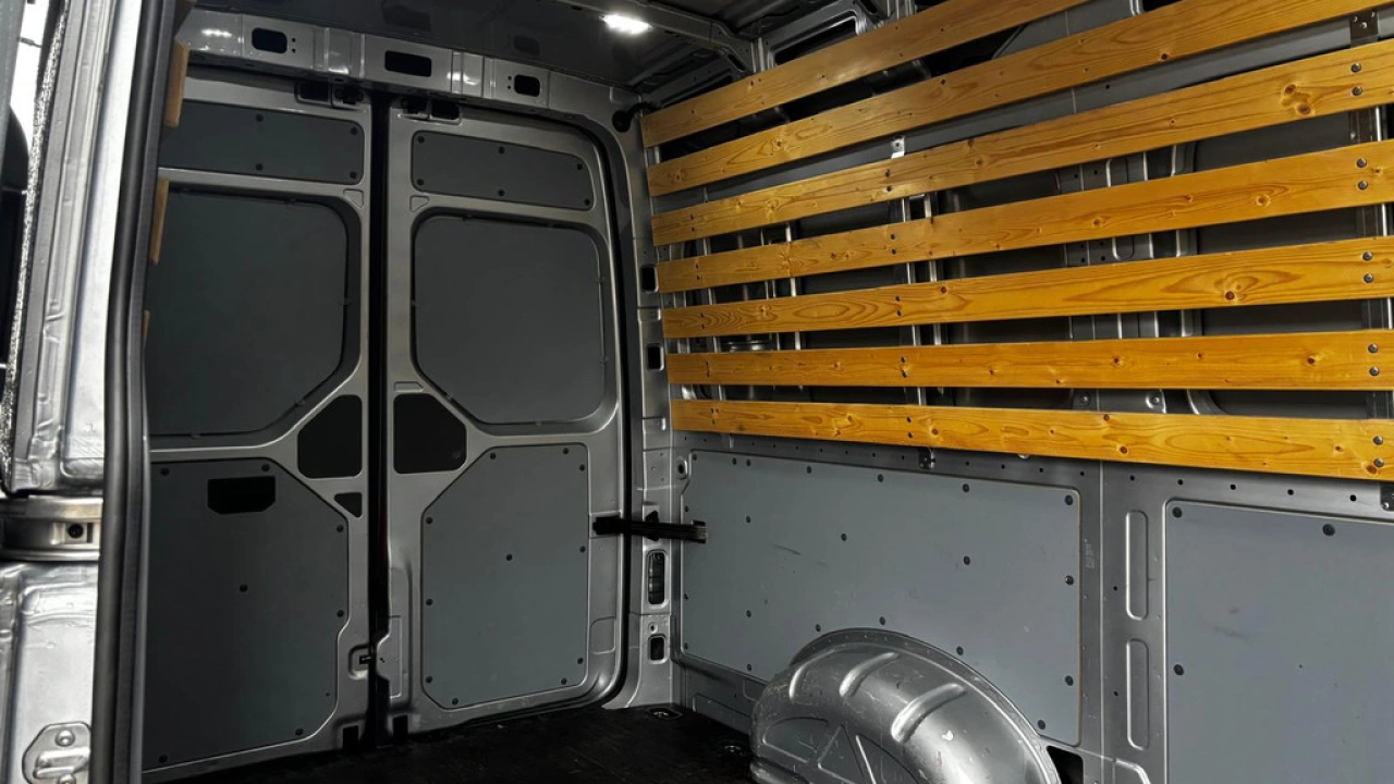 VW Bedrijfswagens Crafter L3H3 2.0 TDI 140pk 3.0T Highline