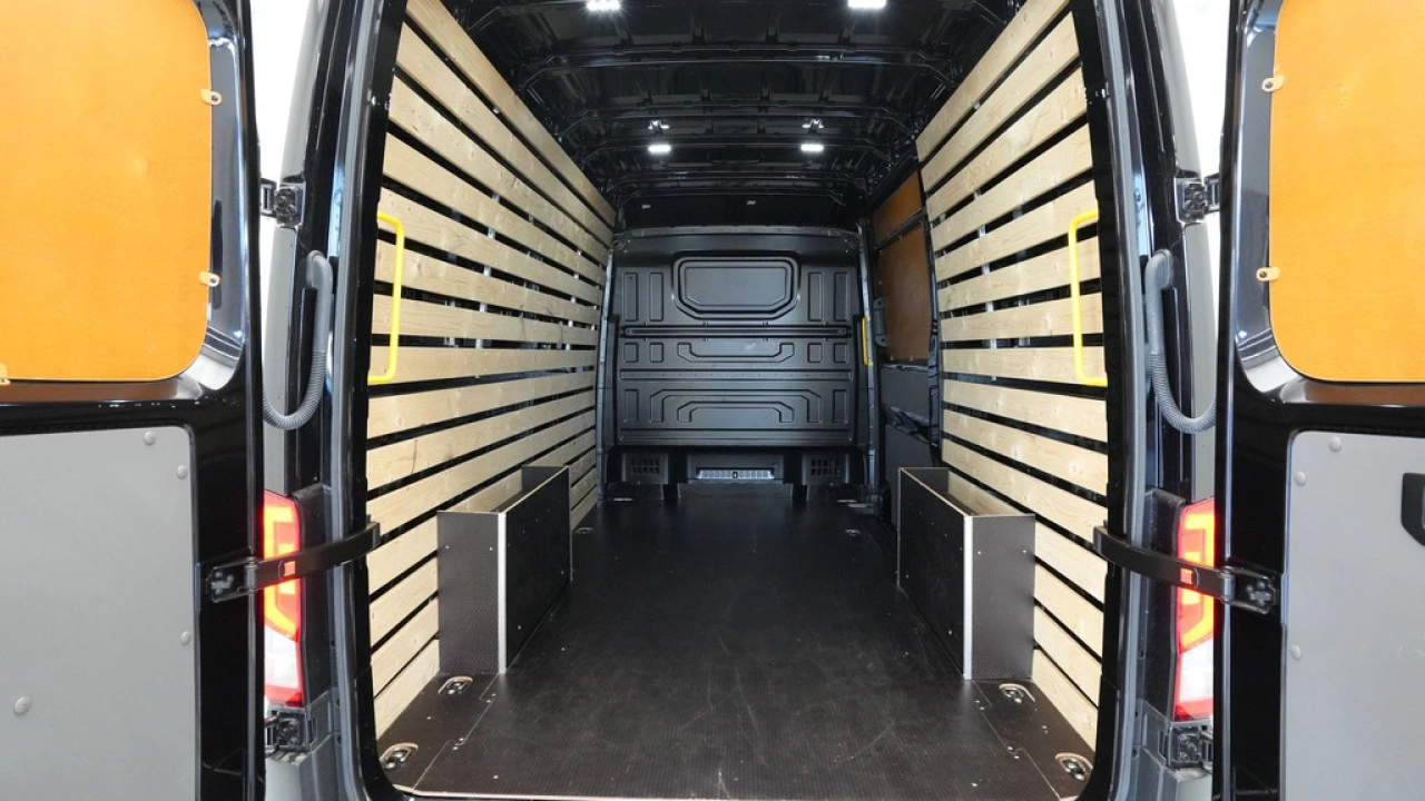 VW Bedrijfswagens Crafter L3H3 2.0 TDI 140pk 3.5T Exclusive-Edition