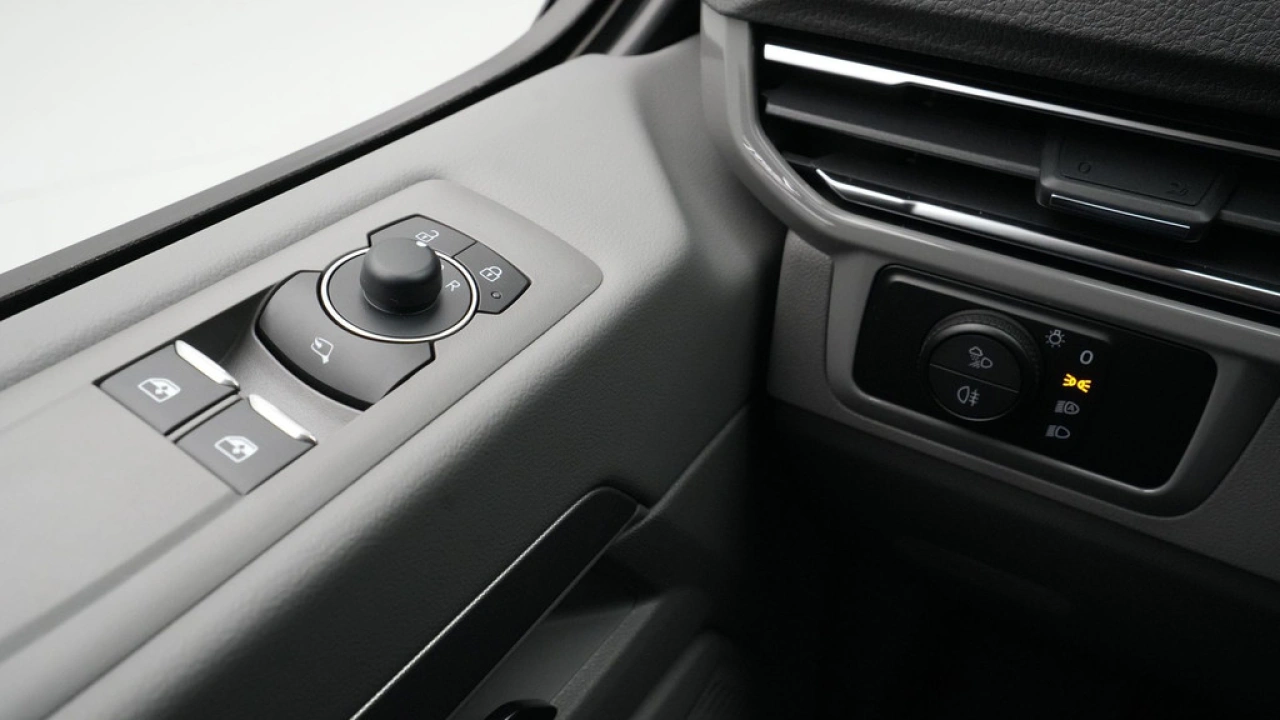 VW Bedrijfswagens Transporter L1H1 2.0 TDI 170PK Automaat Bulli-Intro