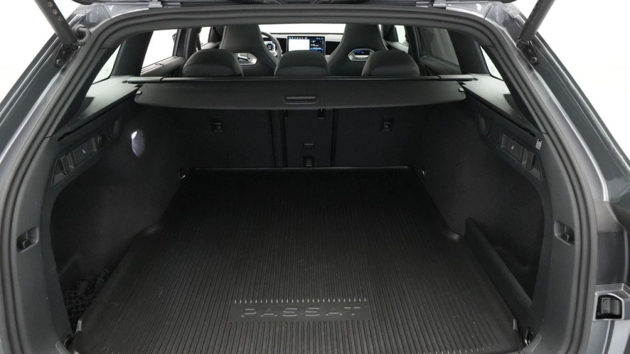 Volkswagen Passat Variant 1.5 eTSI 150pk R-Line Business