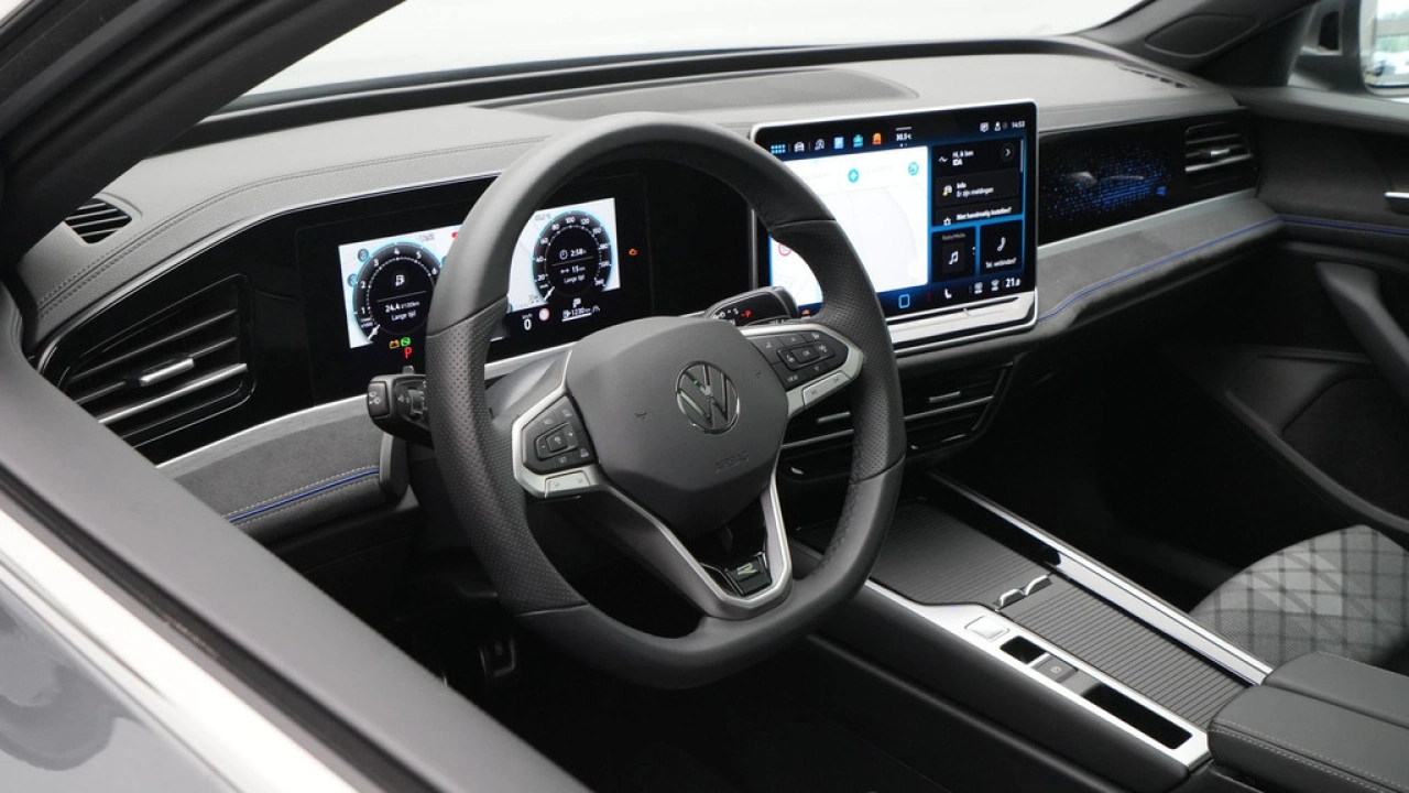 Volkswagen Passat Variant 1.5 eTSI 150pk R-Line Business