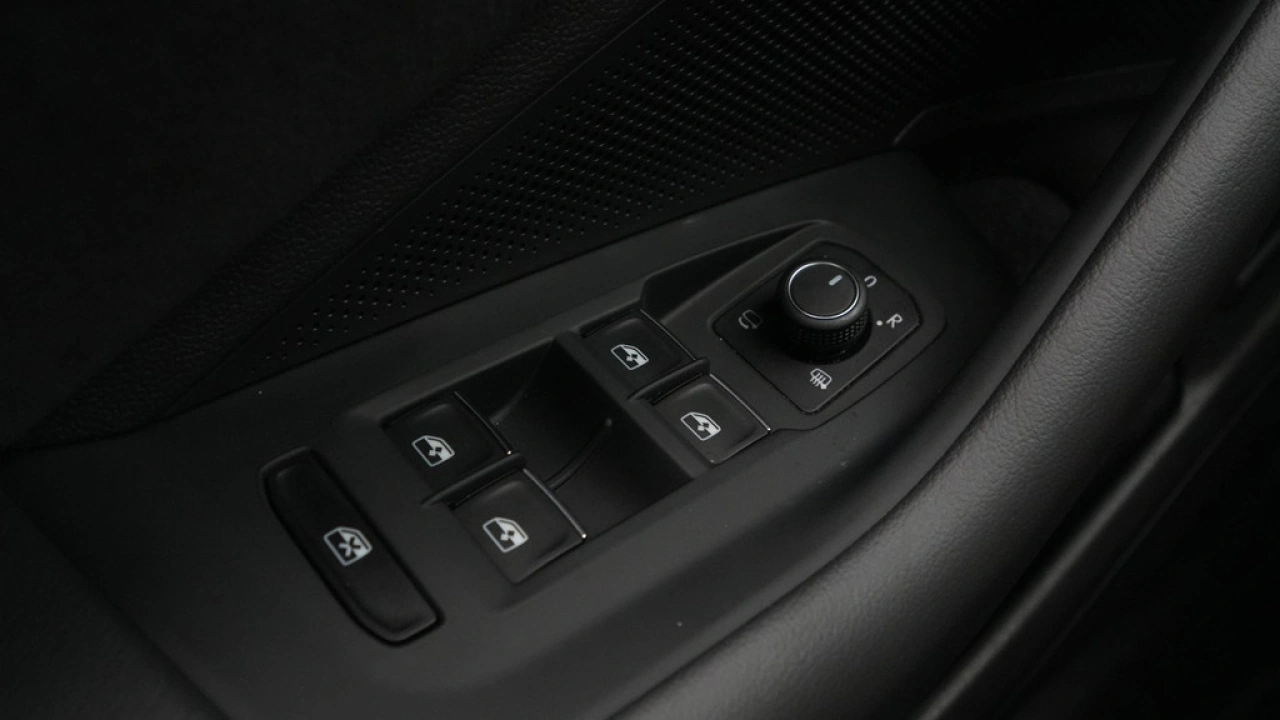 Volkswagen Passat Variant 1.5 eTSI 150pk R-Line Business