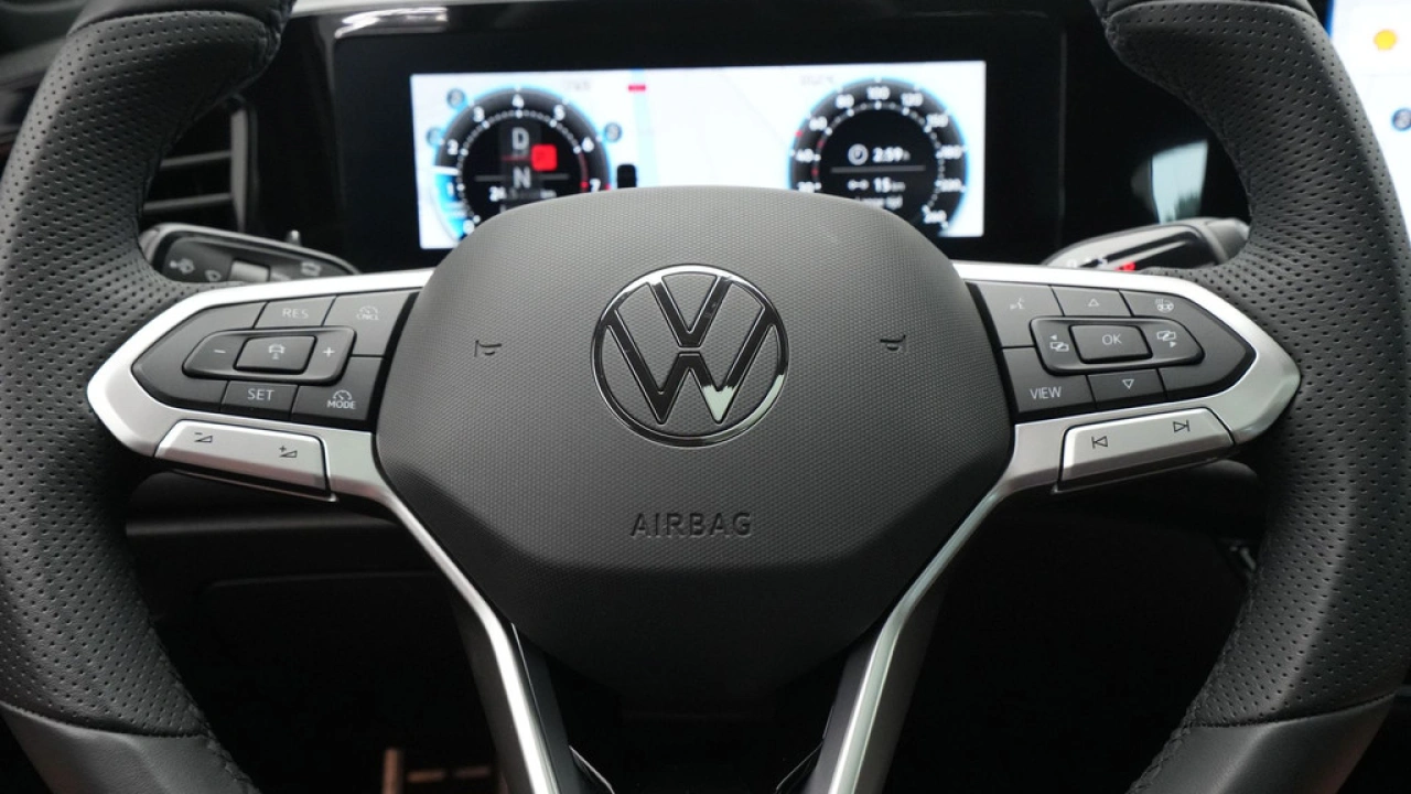 Volkswagen Passat Variant 1.5 eTSI 150pk R-Line Business