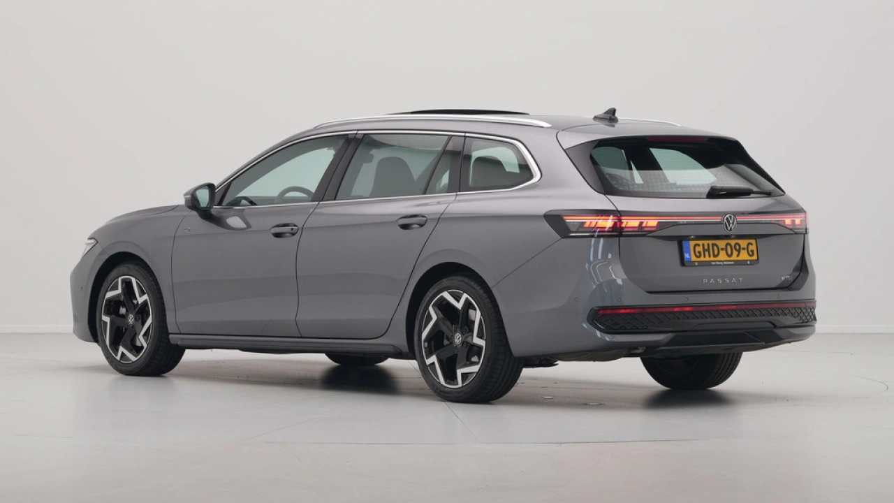 Volkswagen Passat Variant 1.5 eTSI 150pk R-Line Business