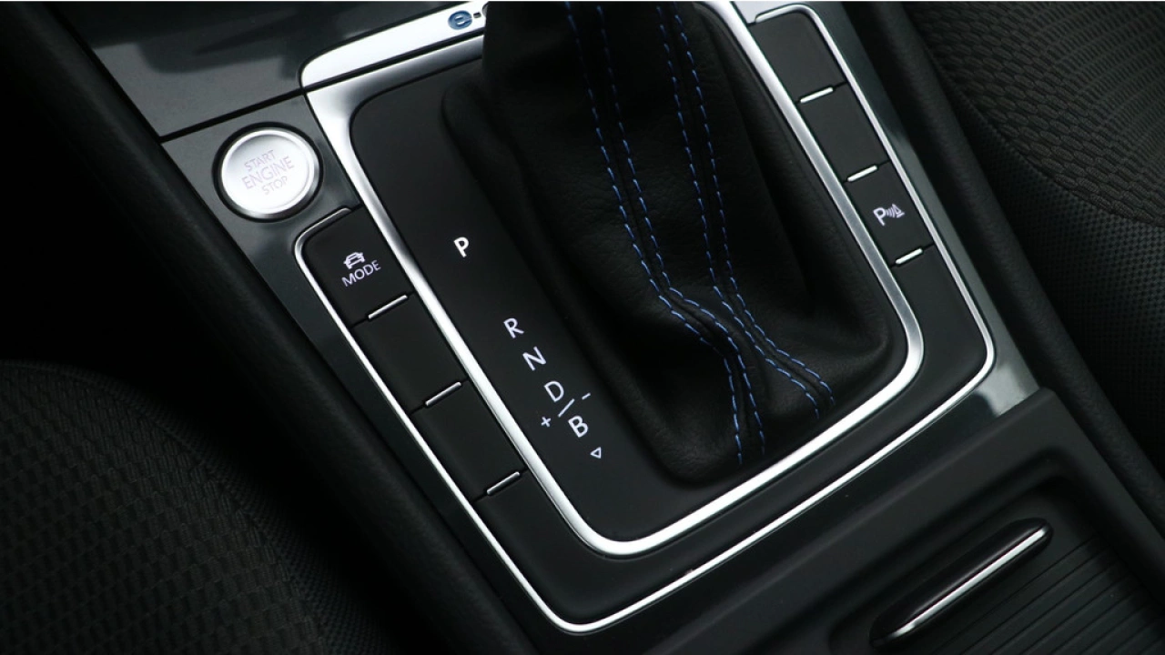 Volkswagen e-Golf E-DITION 36 kWh 136pk SOH 90% Navigatie