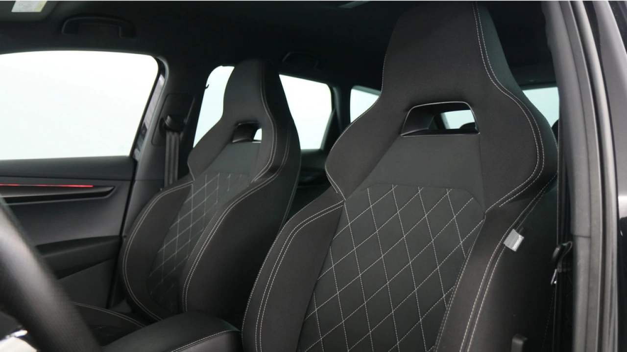 Škoda Karoq 1.5 TSI ACT Sportline Business