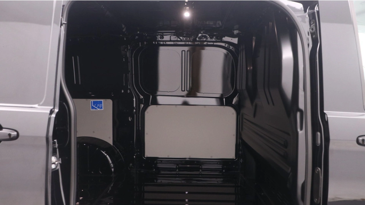 VW Bedrijfswagens Transporter L1H1 2.0 TDI 110kW 150PK Style-Intro