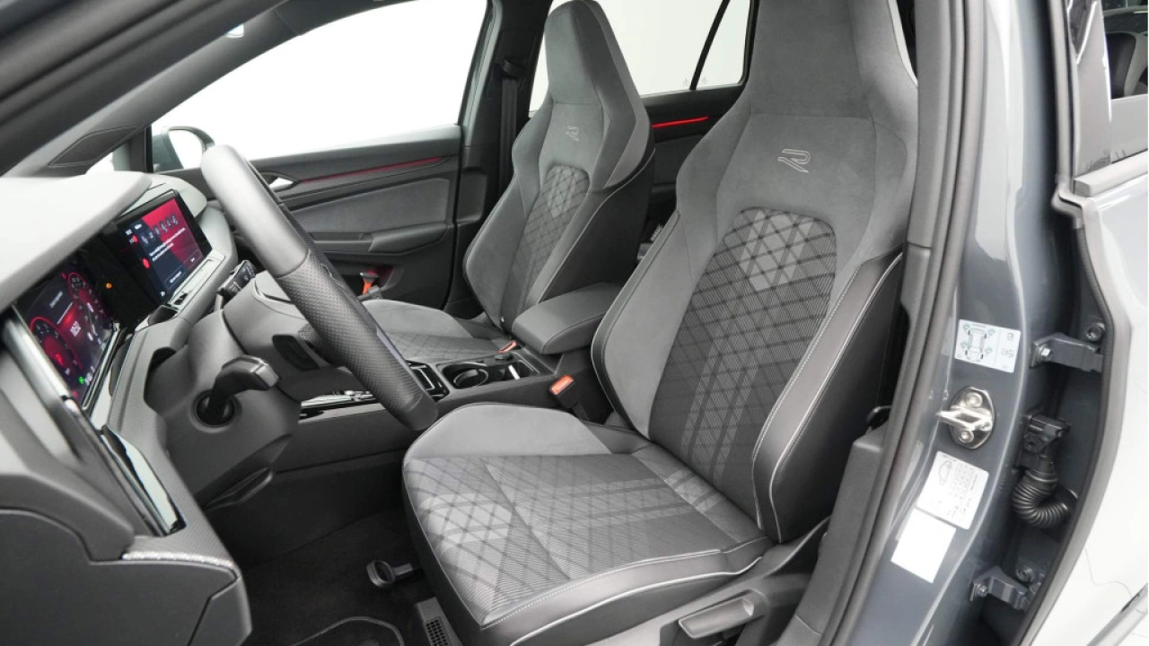 Volkswagen Golf Variant 1.5 eTSI 130pk DSG R-Line Navigatie