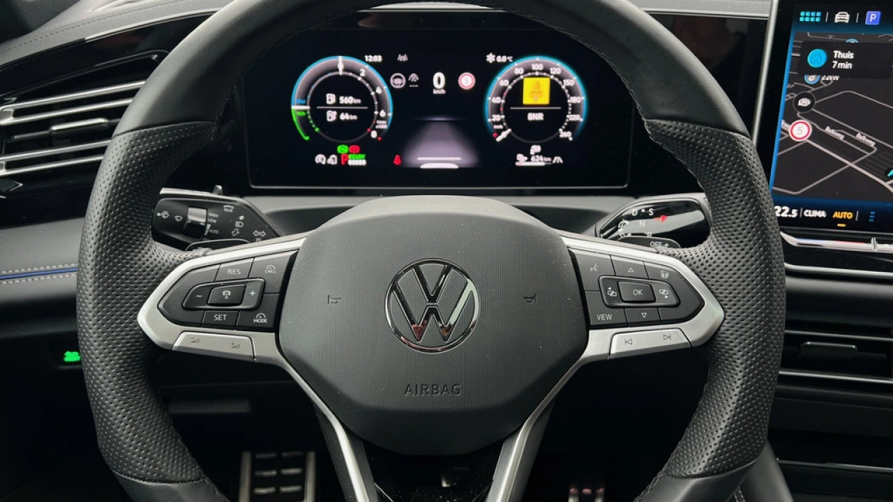 Volkswagen Tiguan 1.5 eHybrid 204pk DSG R-Line Edition Leder Trekhaak Panoramadak