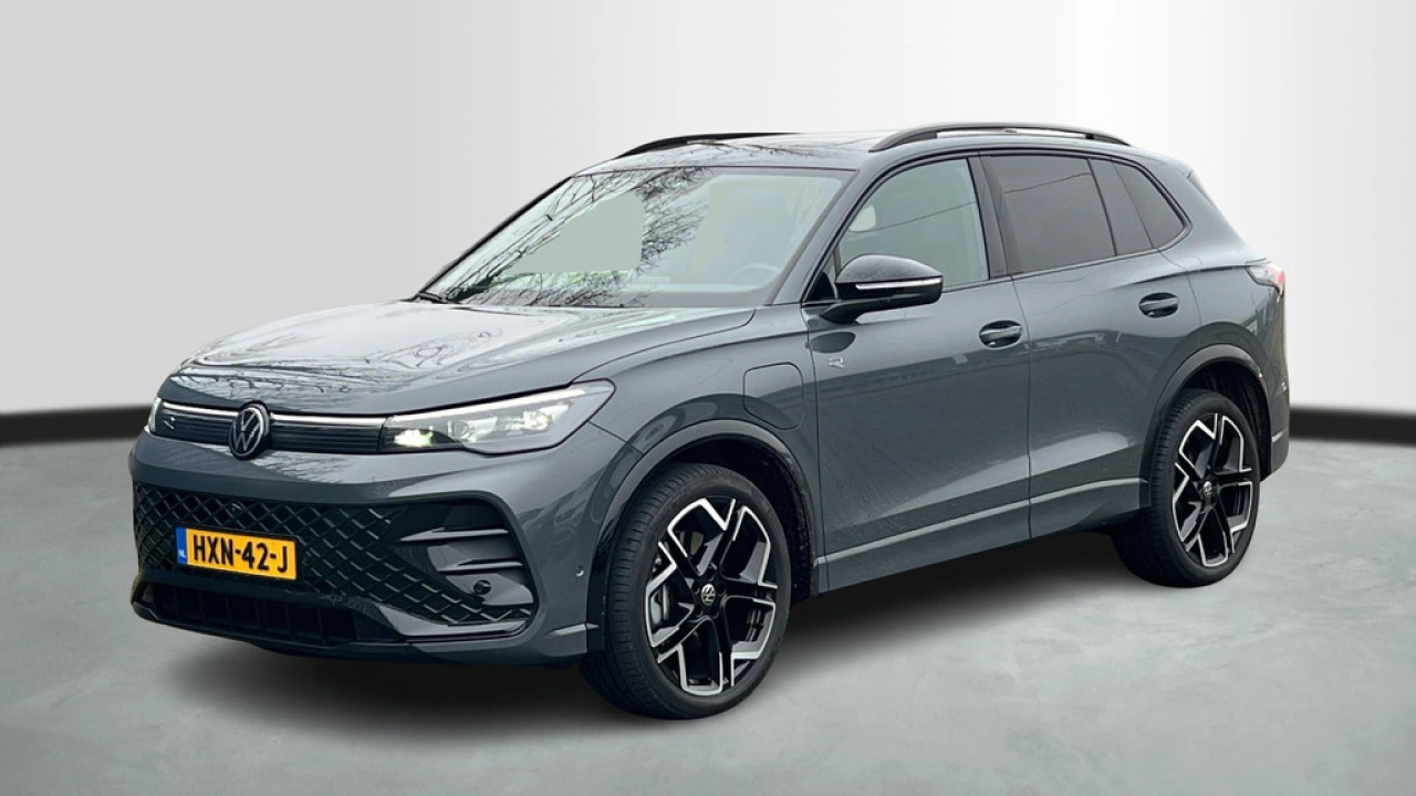 Volkswagen Tiguan 1.5 eHybrid 204pk DSG R-Line Edition Leder Trekhaak Panoramadak
