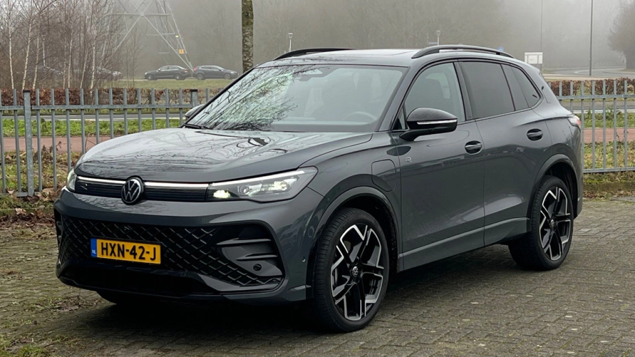 Volkswagen Tiguan 1.5 eHybrid 204pk DSG R-Line Edition Leder Trekhaak Panoramadak