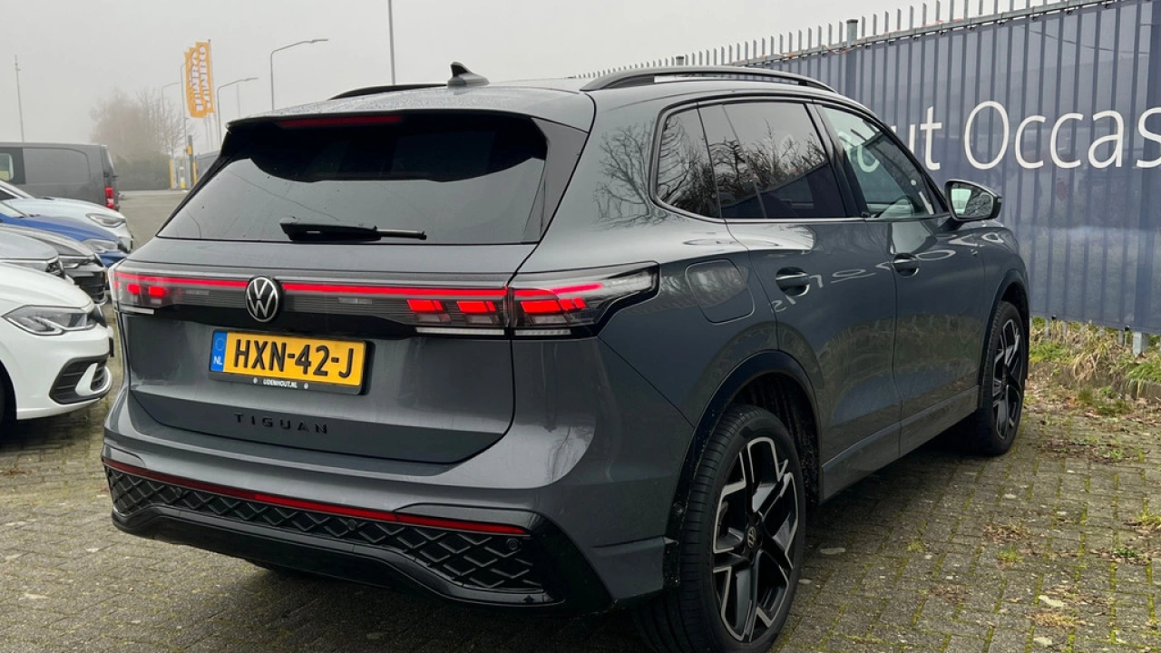 Volkswagen Tiguan 1.5 eHybrid 204pk DSG R-Line Edition Leder Trekhaak Panoramadak