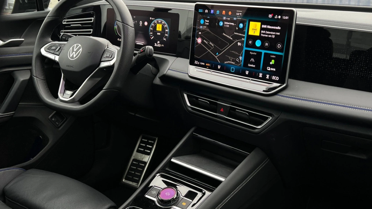 Volkswagen Tiguan 1.5 eHybrid 204pk DSG R-Line Edition Leder Trekhaak Panoramadak