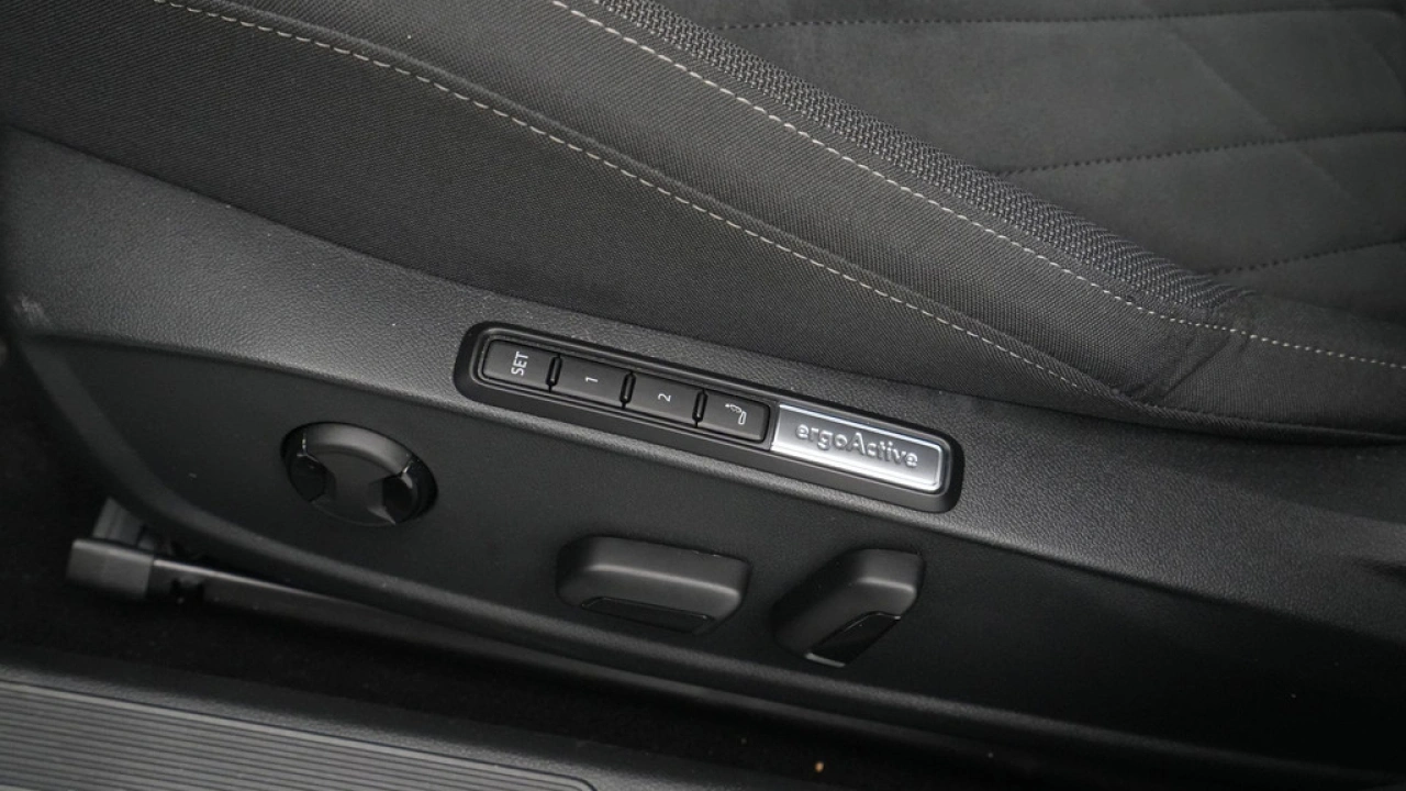 Volkswagen Golf 1.0 TSI 110pk Life Business