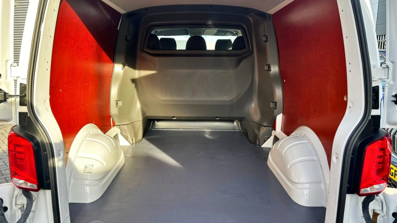 VW Bedrijfswagens Transporter 2.0 TDI 111 pkL2H1 28 Comfortline