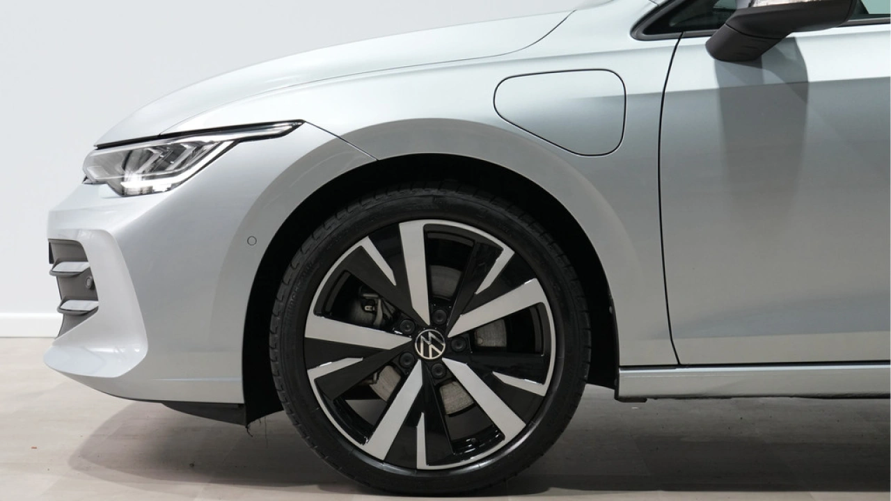 Volkswagen Golf 1.5 eHybrid Life Edition