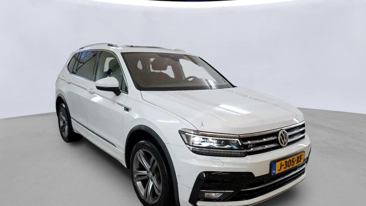 Volkswagen Tiguan Allspace 1.5 TSI Highline Business R 7p. | Binnenkort beschikbaar |