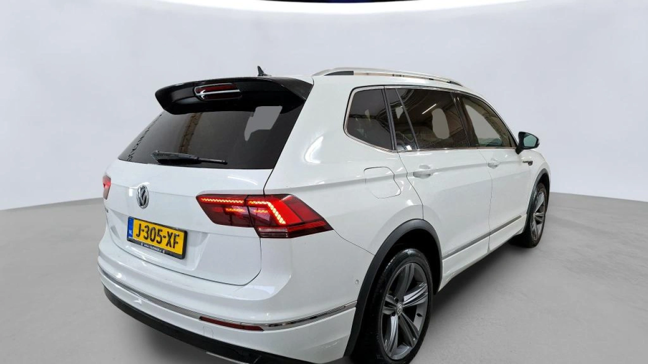 Volkswagen Tiguan Allspace 1.5 TSI Highline Business R 7p. | Binnenkort beschikbaar |