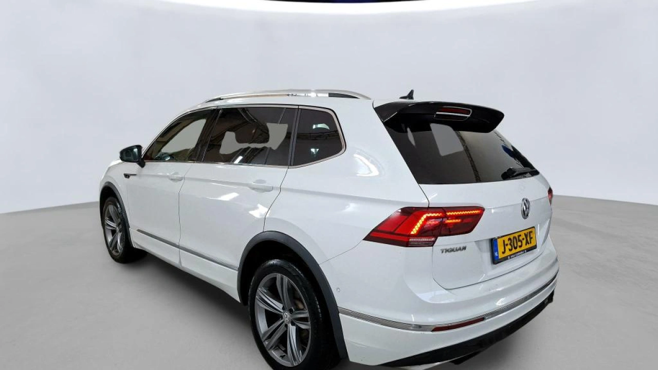 Volkswagen Tiguan Allspace 1.5 TSI Highline Business R 7p. | Binnenkort beschikbaar |